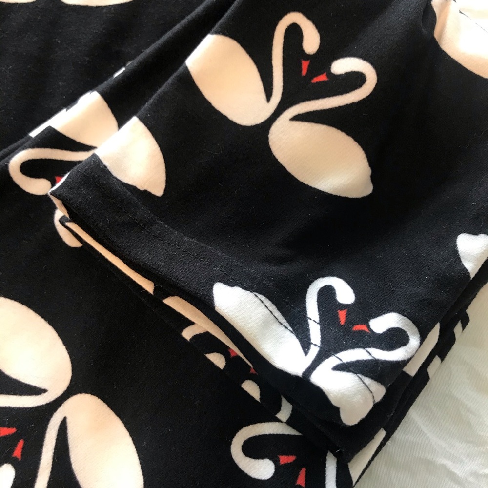 Love Birds Swan Leggings - Picture 3 of 5